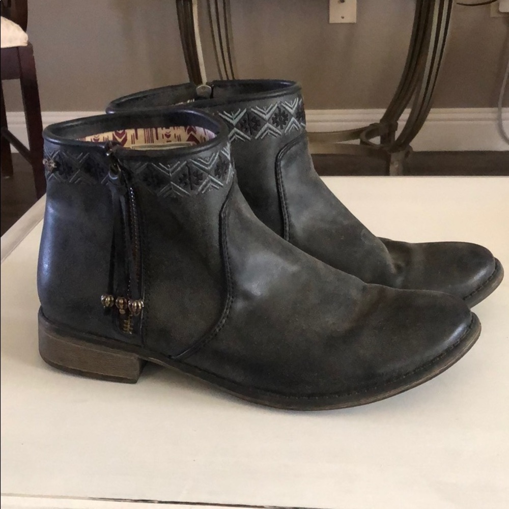 Roxy booties